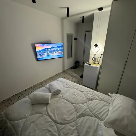 Roomy 地拉那
