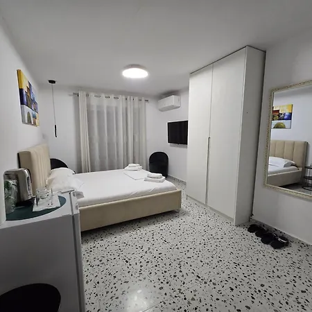 Roomy *