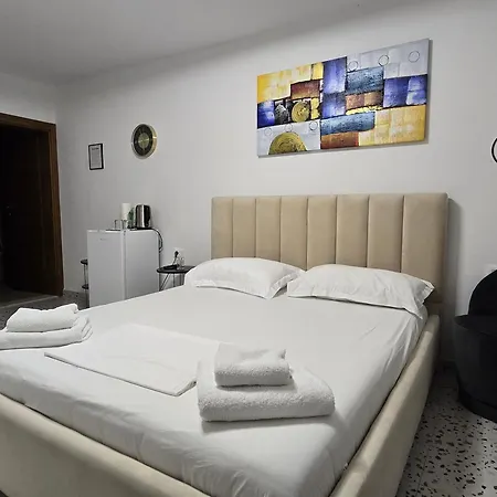 Roomy 地拉那
