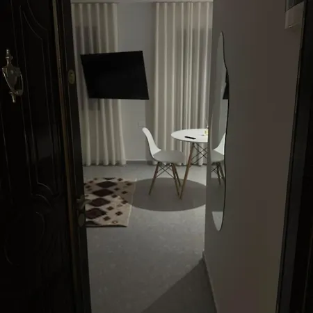Roomy 地拉那