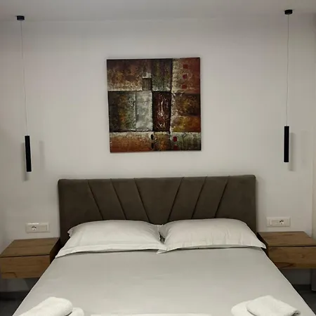 Roomy 地拉那