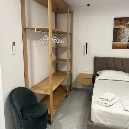 Roomy *
