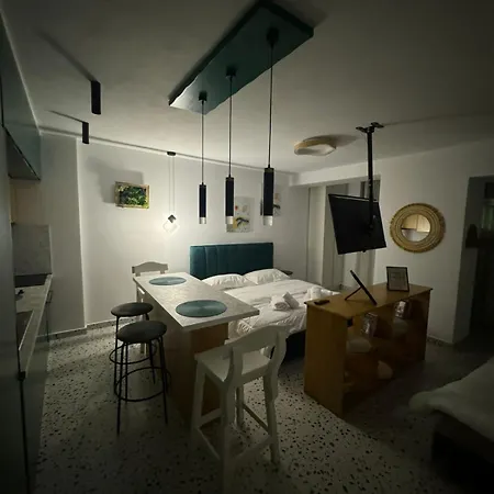 Roomy Tirana