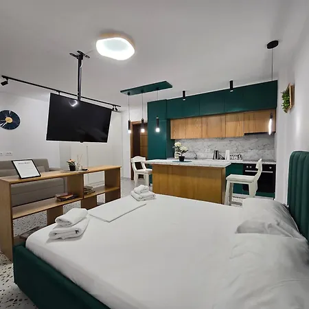 Roomy *