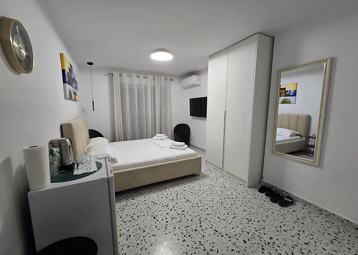 Roomy *
