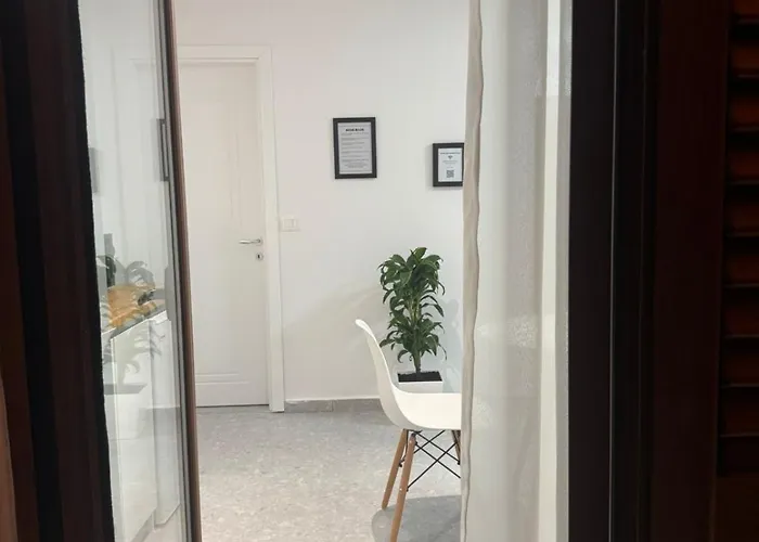 Roomy Τίρανα
