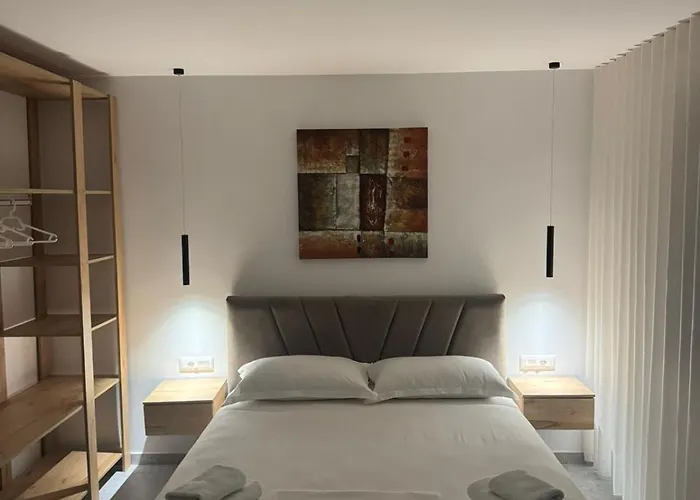Roomy *
